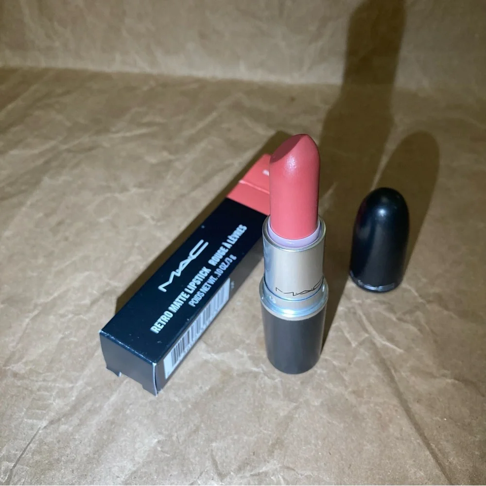 Mac lipstick (runaway hit)